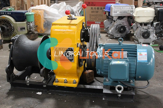 Çıkarılabilir davul kemeri ile çalıştırılan kablo vinç çeken 3KW / 4KW Dört vitesli